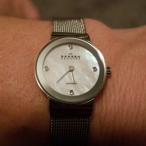 Skagen mesh bracelet watch **needs battery**